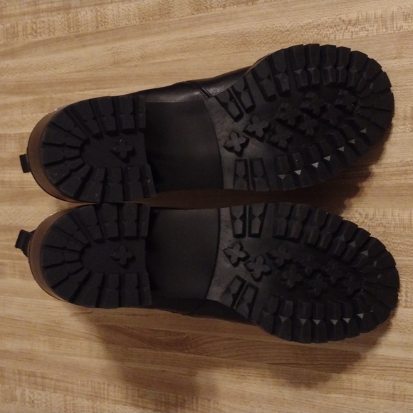 NWOB GAP leather and material boots - Picture 4 of 5